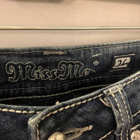 Miss Me Womens Blue Medium Wash Rhinestone 5 Pocket Denim Jeans Size 26 - Picture 3 of 6